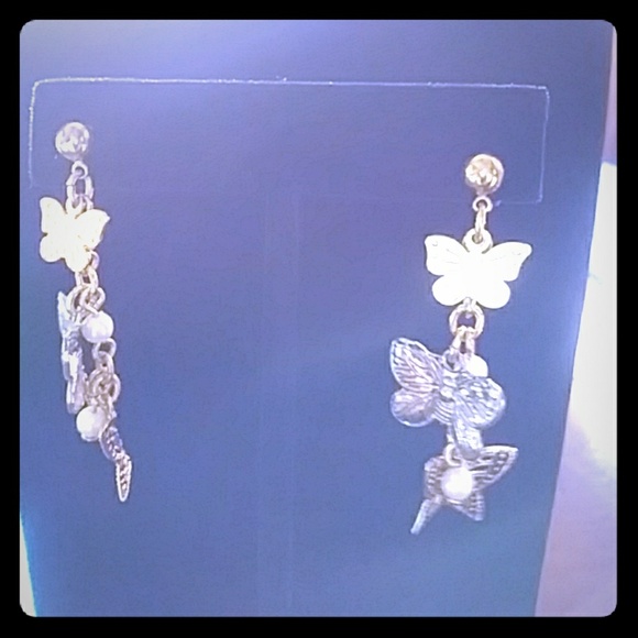 Avon Flight of Fantasy Earrings - Picture 1 of 4